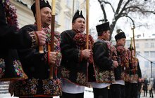 Фото 5: Колядники з Верховини у Львові показали справжні традиції, що живуть і зберігаються сотні років поміж Карпатськими горами