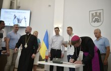 Фото 16: В мерії Львова відбулась урочиста академія до 20-ліття візиту святого Папи Івана Павла ІІ в Україну