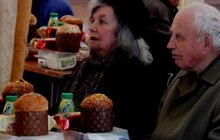 Фото 10: У Львові понад 250 потребуючих спільно розділили радість Великодня