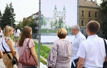 Фото 1: На вул. Бандери демонтують аварійну підпірну стінку: трамваї №1 та №2 курсуватимуть за частково зміненими маршрутами (відео)