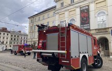 Фото 4: Польські благодійники у Львові передали дві нові пожежні машини для харківських рятувальників (відео)