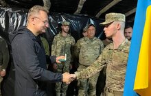 Фото 3: Мер Львова від громади міста передав військовим 100 дронів