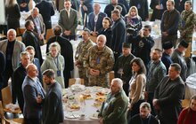 Фото 1: Коли, як не у час війни: у Львові відбувся Молитовний сніданок, який у світі проводять вже 70 років (відео)