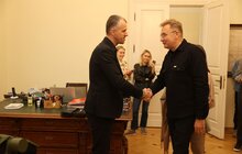 Фото 1: До Львова приїхали провідні нейрохірурги зі США, щоб провести надскладні операції