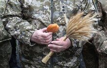 Фото 6: На площі Ангелів встановили головного різдвяного дідуха Львова (фото/відео)