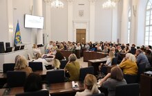 Фото 1: «Світ на слух»: у мерії провели навчання як комунікувати та взаємодіяти з незрячими людьми (відео)