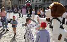 Фото 12: У центрі Львова відкрили фотовиставку про прийомні сім’ї та тих, хто дарує дітям любов