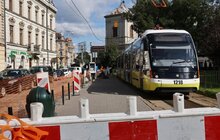 Фото 1: Зупинку на пл. Соборній роблять доступною: трамваї №3 та №8 тимчасово змінили кінцеву зупинку (відео)