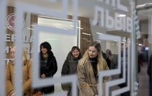 Фото 10: Делегація ЄІБ оглянула реалізацію ключових інфраструктурних проєктів у медичній та освітній сферах