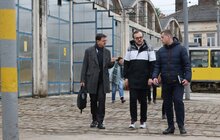 Фото 5: Швейцарія безоплатно передасть Львову 11 трамваїв: сьогодні у мерії підписали угоду