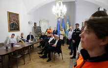 Фото 8: Місто-побратим Мехелен передало Львову 13 автомобілів та гуманітарну допомогу