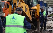 Фото 5: Ліквідація пориву на магістральному водопроводі на пр. Свободи триватиме до кінця дня: працюють водовозки