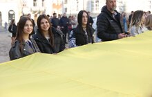 Фото 3: Сотні містян у центрі Львова урочисто заспівали Гімн України (фото/відео)