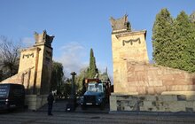 Фото 10: У Львові з Пагорбу слави демонтували три радянські пам’ятники: скульптури поповнять експозицію музею «Територія терору» (відео)
