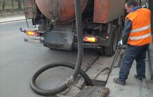 Фото 36: Комунальні служби дезінфікують місто: миють вулиці, тротуари, зупинки транспорту, сходові клітки будинків
