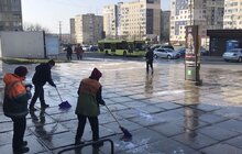 Фото 74: Комунальні служби дезінфікують місто: миють вулиці, тротуари, зупинки транспорту, сходові клітки будинків