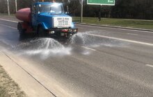 Фото 81: Комунальні служби дезінфікують місто: миють вулиці, тротуари, зупинки транспорту, сходові клітки будинків