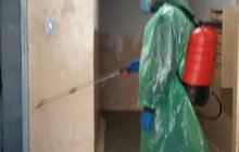 Фото 44: Комунальні служби дезінфікують місто: миють вулиці, тротуари, зупинки транспорту, сходові клітки будинків