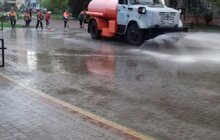 Фото 10: Комунальні служби проводять миття і дезінфекцію в місті