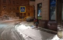 Фото 68: Минулої ночі в місті працювало 95 одиниць техніки, для посипання доріг використано 492 м3 піскосуміші