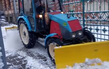 Фото 4: Комунальна техніка і двірники працюють на вулицях міста