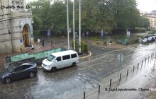 Фото 9: У Львові оперативно ліквідовують наслідки негоди: повалені дерева, обірвані мережі та зміни в русі транспорту (відео)