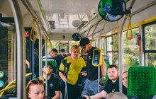 Фото 2: У Львові для захисників, які відновлюються у реабілітаційних центрах, провели екскурсію трамваєм