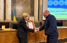 Фото 1: У Львові водіїв міського та приватного транспорту привітали з професійним святом