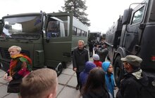 Фото 38: На площі перед Центром Довженка у Львові урочисто підняли Державний прапор