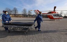 Фото 2: Пацієнтку з Турки доставили у львівську лікарню гвинтокрилом 