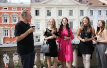Фото 11: Учням, які отримали 600 балів на цьогорічному тестуванні, виплатять по 15 тисяч гривень
