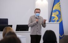 Фото 1: 100 успішних педагогів Львова отримали по 25 тисяч гривень