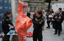 Фото 28: Безпека в умовах війни: львівські рятувальники проводять спеціальні навчання для містян
