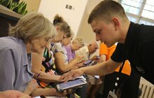 Фото 4: Як користуватись е-сервісами: львівські ЦНАПи проводять майстер-класи для людей поважного віку
