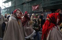 Фото 25: У Львові встановили головного Дідуха міста