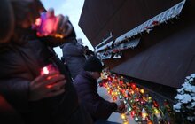 Фото 7: У Львові на Меморіалі пам’яті Героїв Небесної Сотні в небо зринули десятки світлових променів