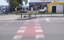 Фото 5: На вулиці Б. Хмельницького встановили лавочки та велопарковки 