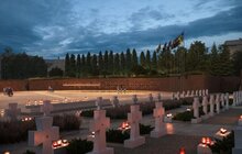 Фото 3: Три види хрестів з різних матеріалів для Меморіалу Героїв представили на Личакові: рідні полеглих можуть залишати відгуки (відео)
