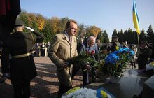 Фото 2: До 100-річчя ЗУНР у Львові помолились біля могил Героїв