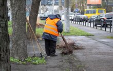 Фото 5: На вул. Куліша, біля ТЦ «Forum Lviv», демонтують кіоск