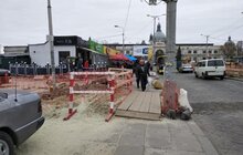 Фото 5: Реконструкція пл. Двірцевої: роботи з прокладання головного водогону завершили