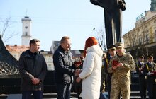 Фото 5: У день захисників та захисниць України мерія Львова відзначила військових та волонтерів