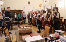 Фото 8: До мерії Львова завітав вертеп з Української академії лідерства