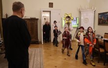 Фото 2: Вертеп з переселенців: у Львові мешканці модульного містечка організували справжнє дійство (відео)