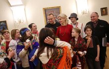 Фото 14: Вертеп з переселенців: у Львові мешканці модульного містечка організували справжнє дійство (відео)