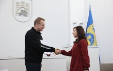 Фото 9: 100 львівських педагогів отримали по 25 000 гривень (відео)