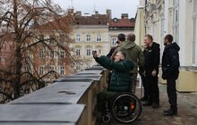 Фото 18: У Львові запустили безкоштовні екскурсії для військових, що лікуються у місті (відео)