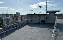 Фото 19: У будинку на вул. Хоткевича, 56, який найбільше постраждав від ракетного обстрілу, відремонтували дах, вікна і монтують ліфти