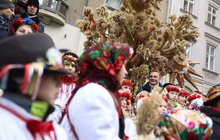 Фото 17: У переддень Різдва у Львові встановили Різдвяного Дідуха