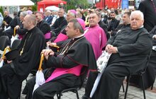 Фото 8: Сьогодні на парафії св. Папи Івана Павла ІІ освятили пам’ятник на його честь